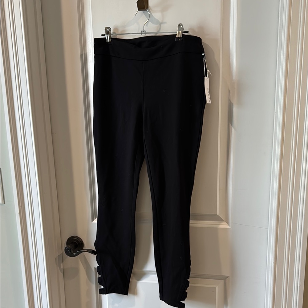 NWT Size 2 Cropped Black Pants Kenar